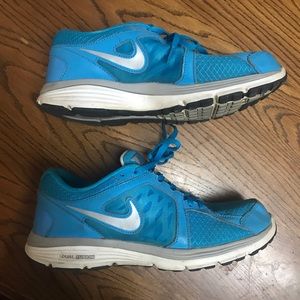 Nike Dual Fusion women’s sneakers blue size 9